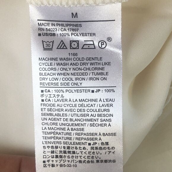 Banana Republic Factory Bubble Hem V-Neck Blouse Snow Day Size Medium NWT - Picture 15 of 16